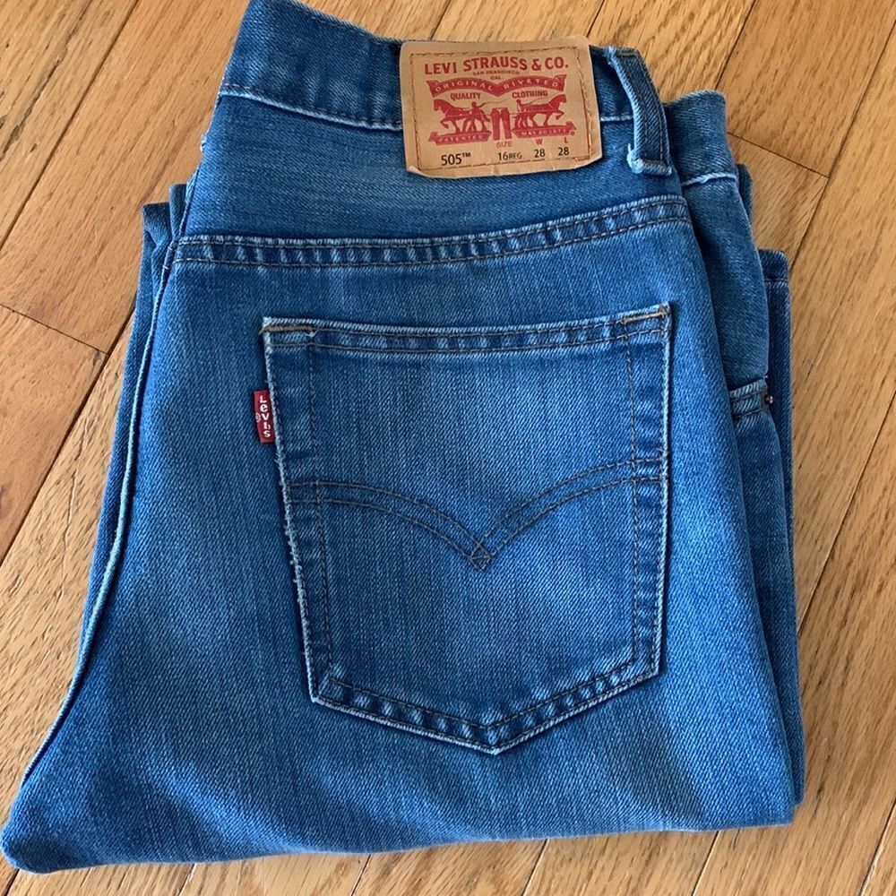 Levi’s 505 Regular denim jeans size 28‎